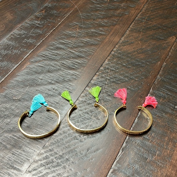 Lilly Pulitzer Set of 3 Stacking Cuff Bracelets with Tassel - NWOT - Picture 4 of 15